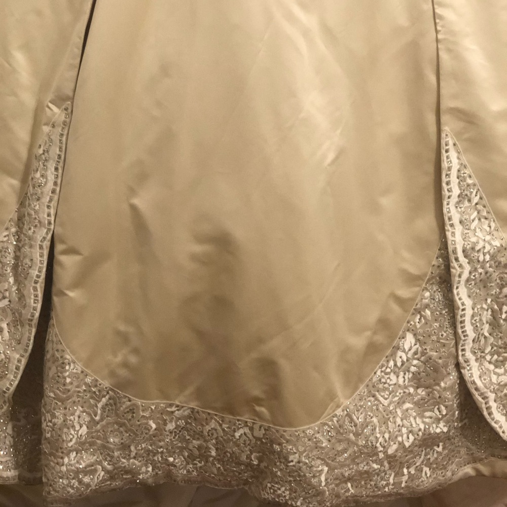 Kenneth Pool Wedding Dress! Beautiful!